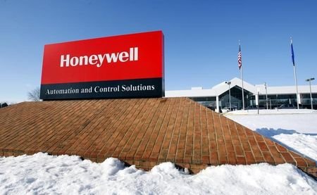 Honeywell’s Strategic Realignment: How the Advanced Materials Spin-Off Shapes Its 2025 Outlook