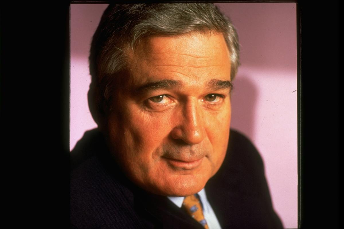 louis gerstner ibm CEO photo
