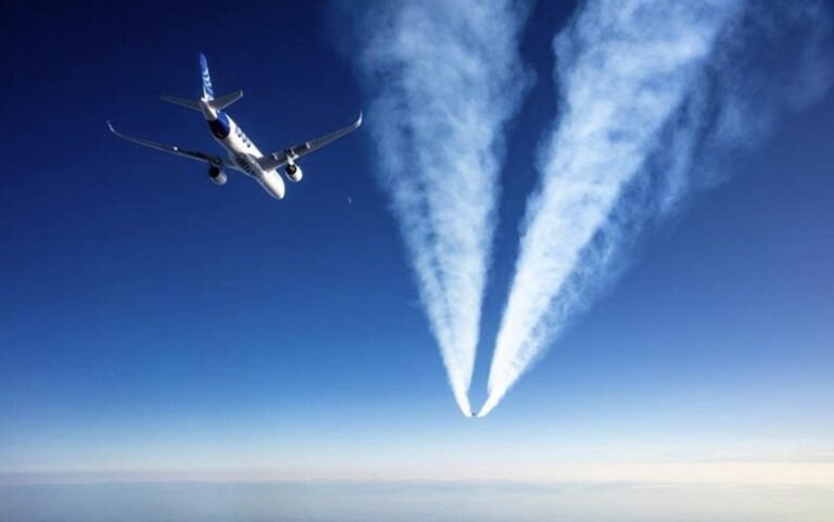 Virgin planes flying in V-formation to save fuel