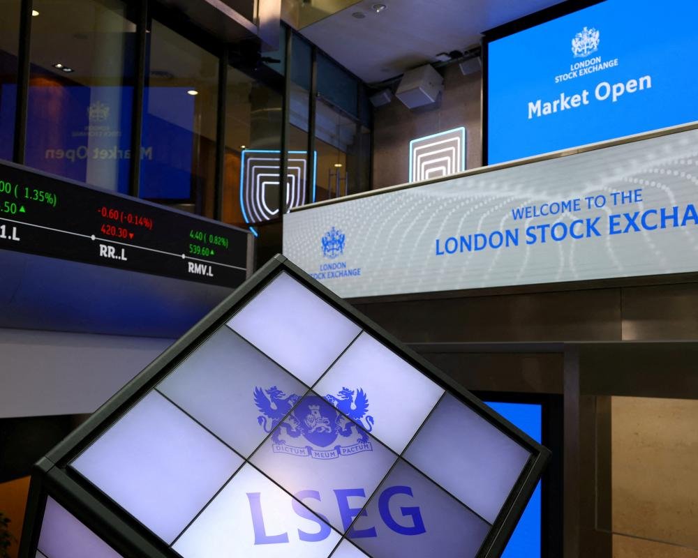 FTSE 100 index graph showing a 21.5% rise