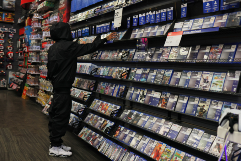 gamestop store closure news