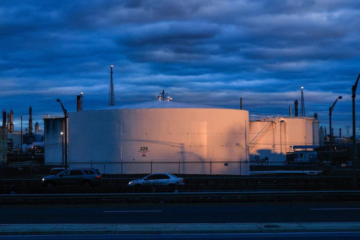 Oil prices rising due to Iran and Venezuela risks