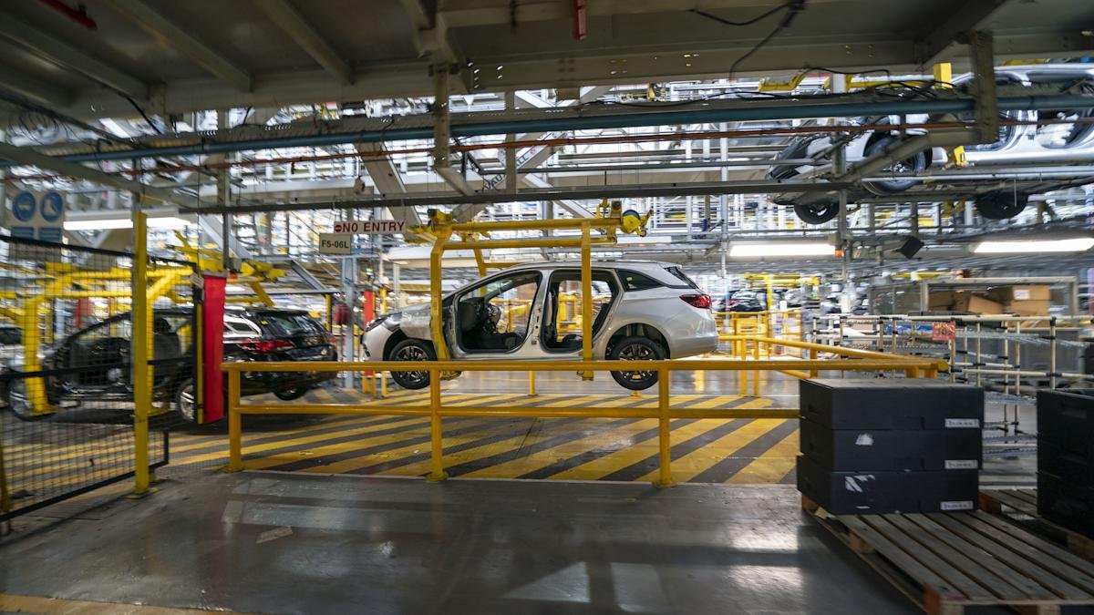 UK manufacturing growth boosts economy