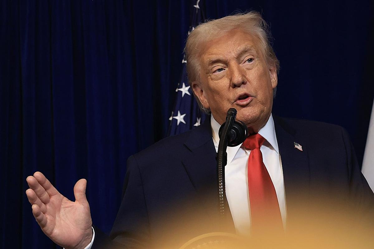 Trump blocks chip deal over security